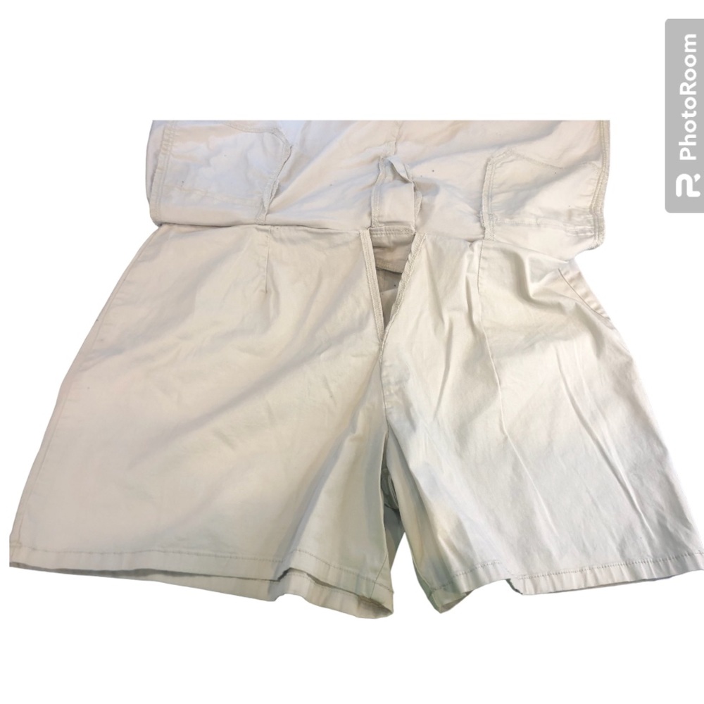 Croft & Barrow Khaki Classic Fit Skort Size 14P - Picture 2 of 4